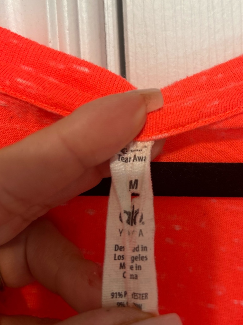 Alo Neon Coral V-Neck Short Sleeve Tee - Picture 4 of 4
